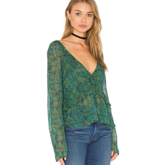 NWT Free People Uptown Bell Sleeve Flowing Peplum Style Blouse in Green - Picture 2 of 12